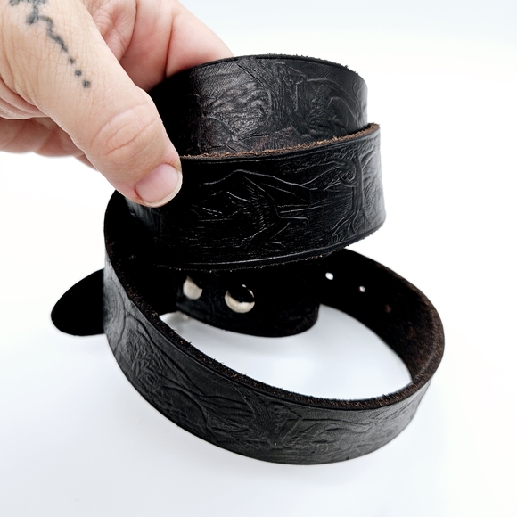 ARTEC BELTS | embossed solid leather large horse carriage buckle belt - Picture 2 of 8